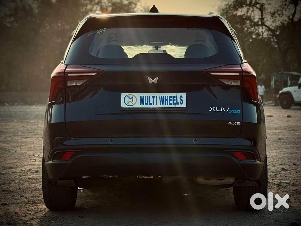 Mahindra Xuv700 2.0 Mx Petrol Mt 5 Str, 2024, Petrol