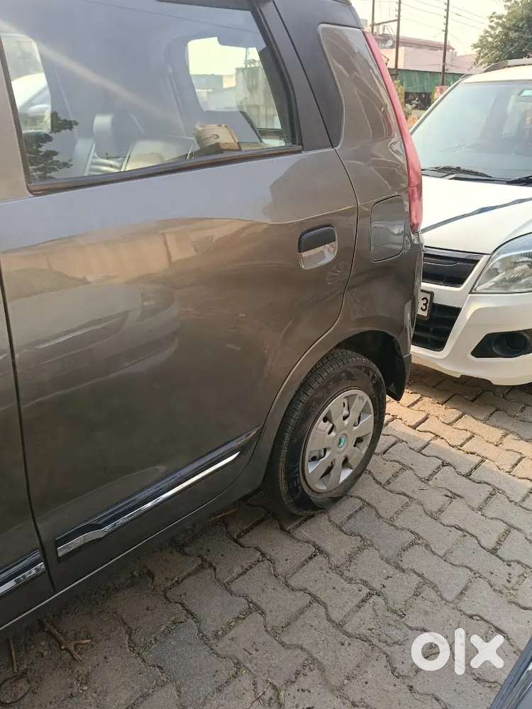 A Well Maintained Car With 2 Keys And Comfortable To Drive