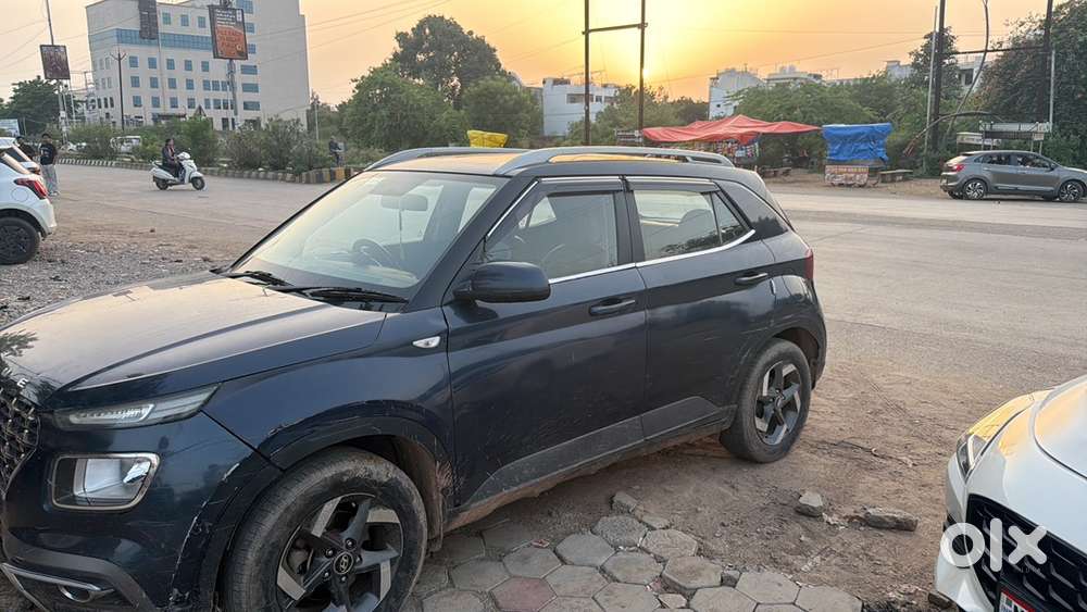 Hyundai Venue 2021 Petrol Well Maintained