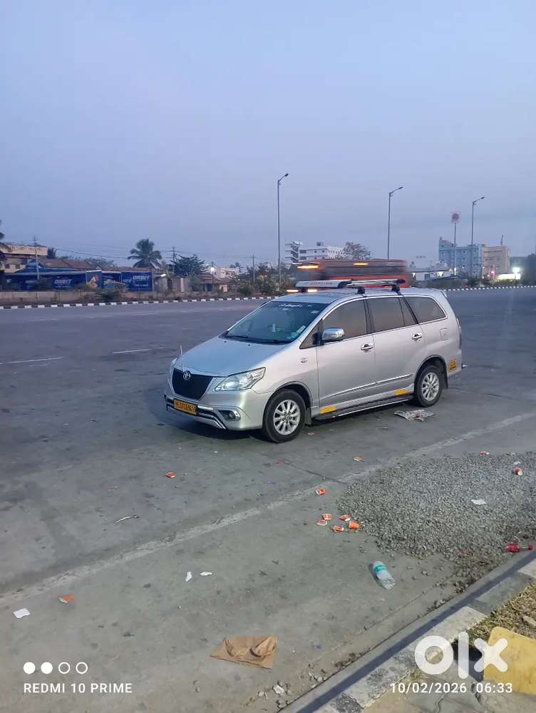 Toyota Innova 2014 Dicember Model Diesel Manual 285000 Km Driven