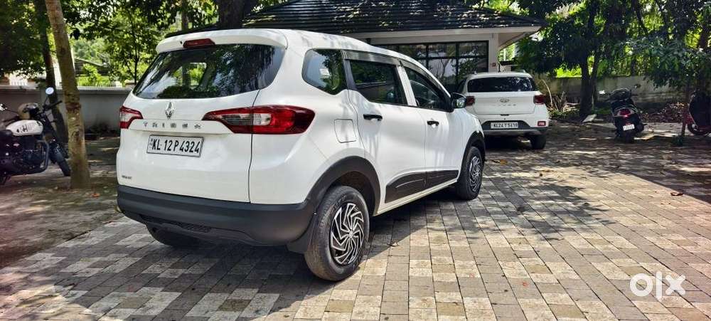 Renault Triber Rxl, 2023, Petrol
