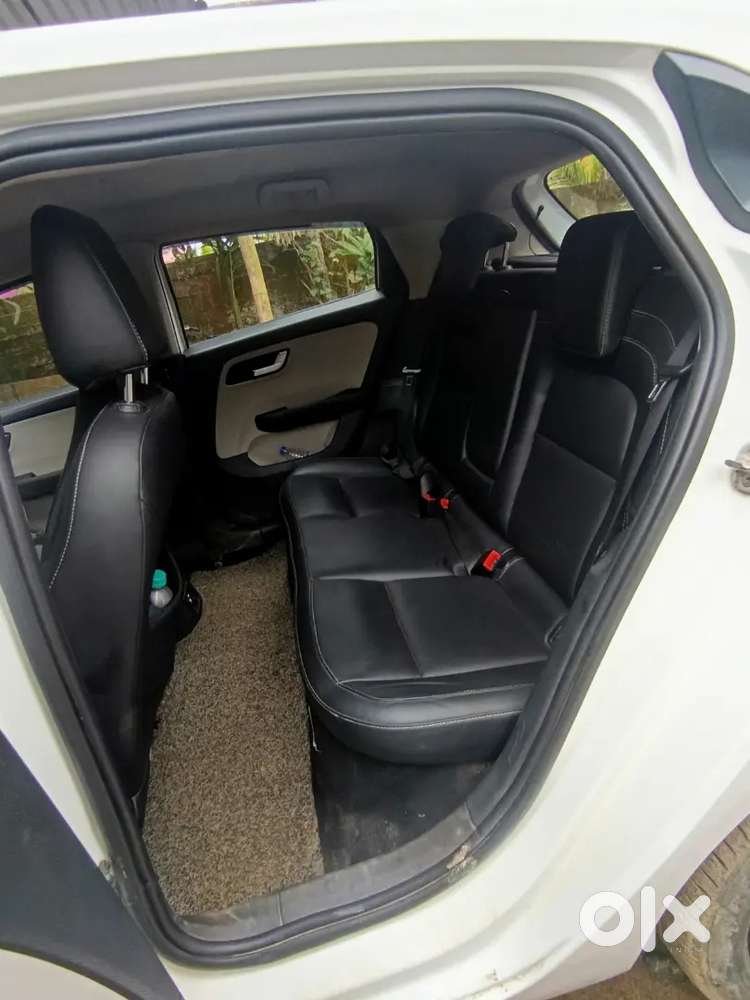 Altroz Zx Plus 1.2 Rtn Bs6 Car. Just 3 Years 6 Month Old.