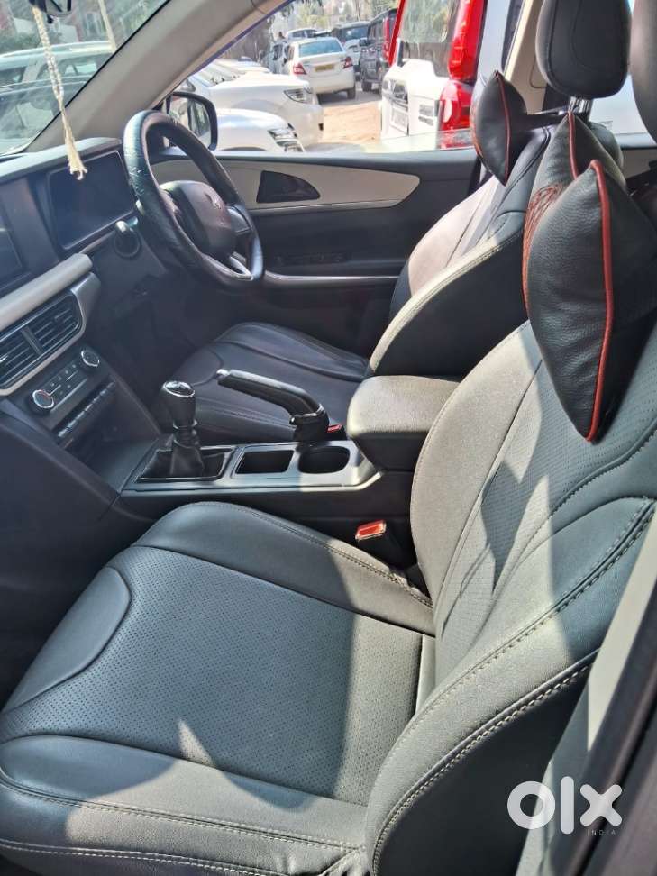 Mahindra Xuv700 2.2 Mx Diesel Mt 5 Str, 2022, Diesel