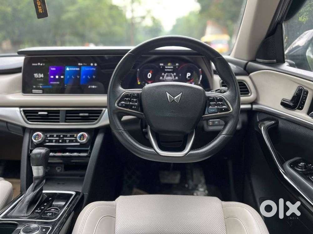 Mahindra Xuv700 2.0 Ax 7 Petrol At Luxury Pack Str, 2024, Petrol