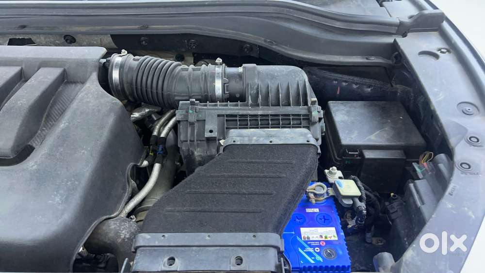 Mahindra Xuv700 2.0 Ax 5 Petrol Mt Str, 2022, Petrol
