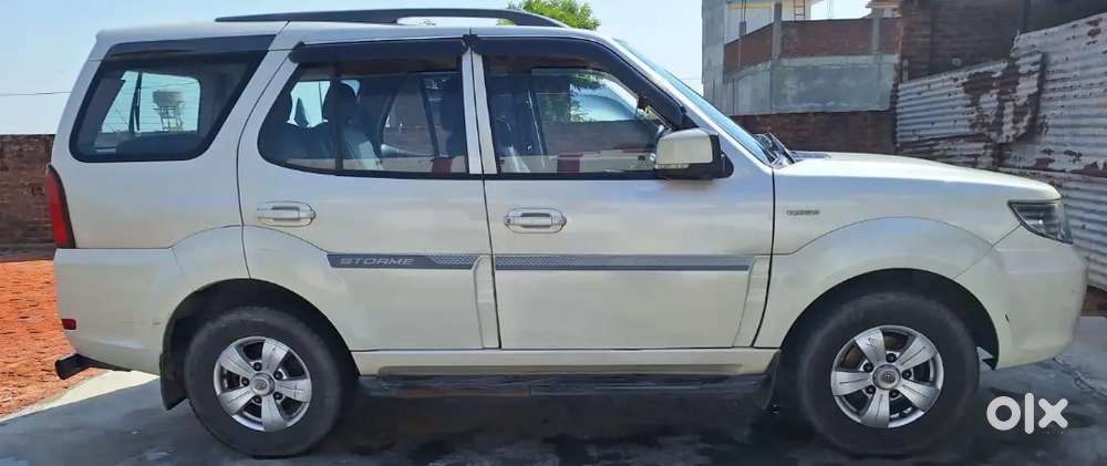Tata Safari Strome Ex