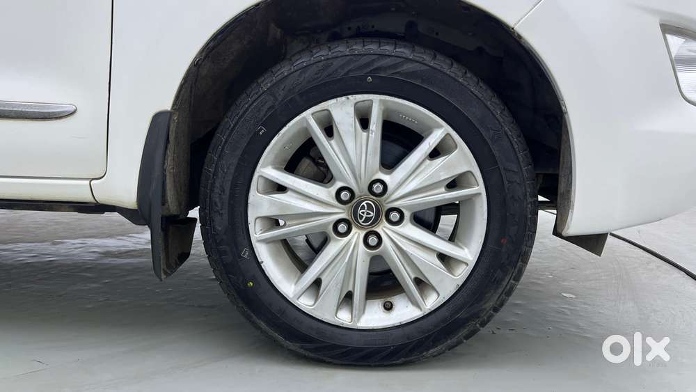 Toyota Innova Crysta 2.8 Zx At 7 Seater, 2016, Diesel