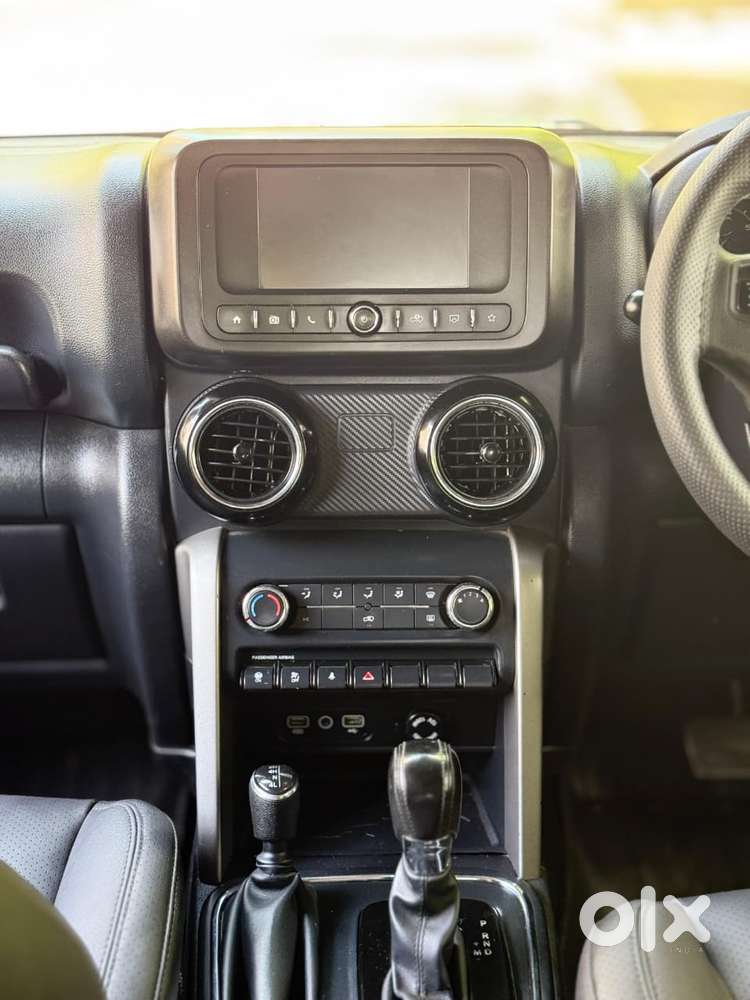Mahindra Thar, 2021, Petrol