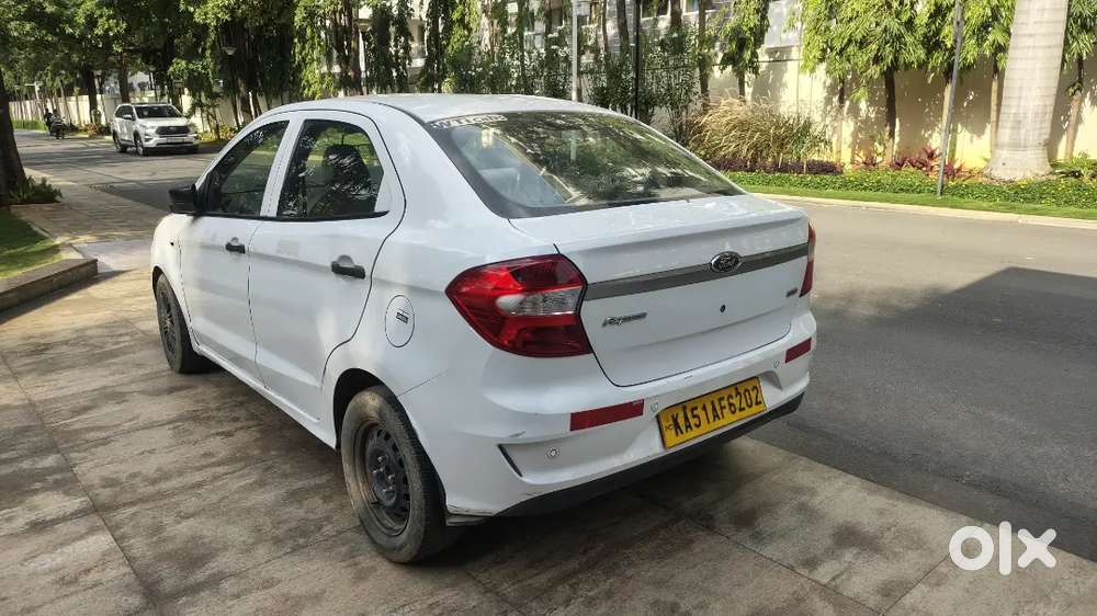 Ford Aspire Titatinium Blu 2020