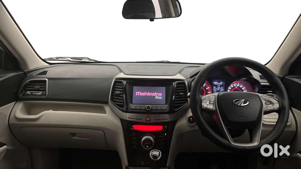 Mahindra Xuv300 W8, 2022, Petrol