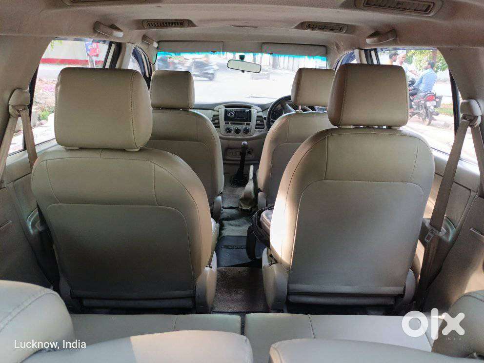 Toyota Innova 2.5 G (diesel) 8 Seater, 2016, Diesel