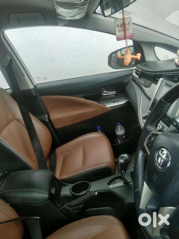 Toyota Innova Crysta 2.4 G Plus Mt 8 Str, 2024, Diesel