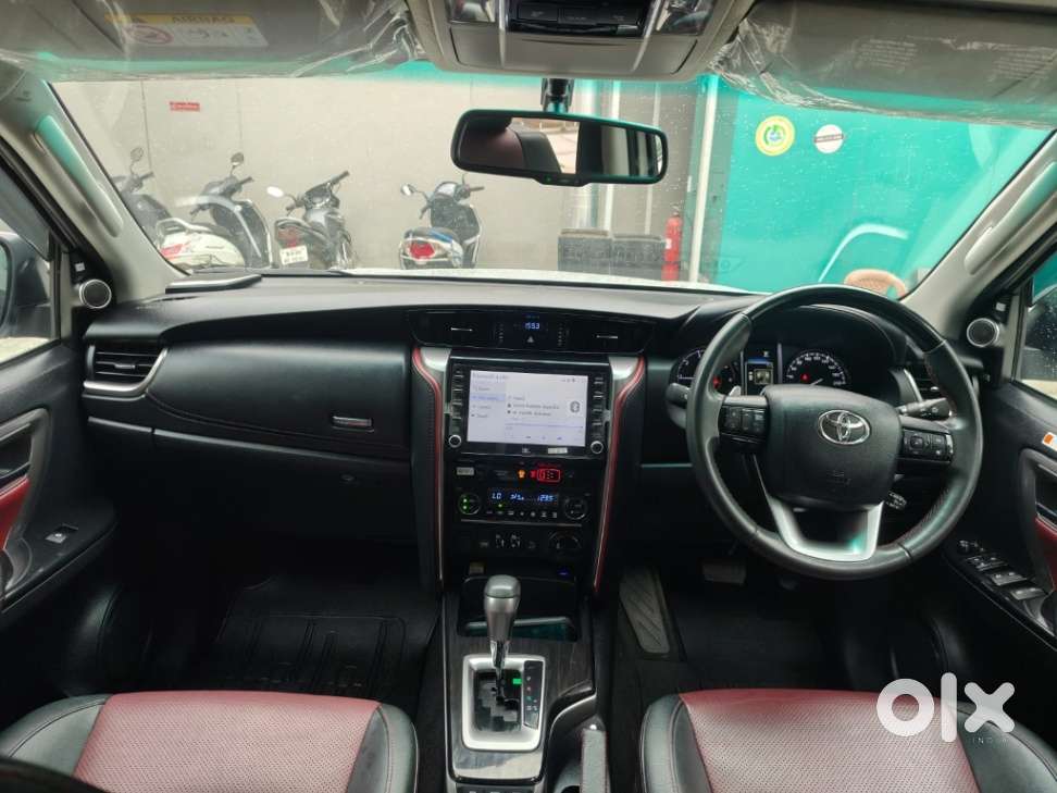 Toyota Fortuner Legender 4x4 At 2.8, 2025
