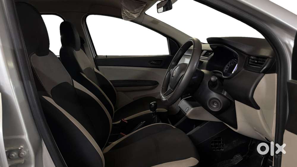 Renault Triber 1.0 Rxe, 2023, Petrol