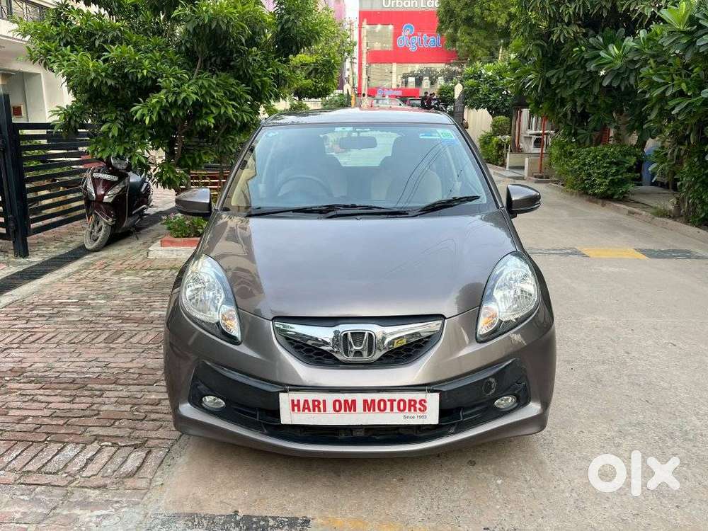 Honda Brio Vx Mt, 2015, Petrol