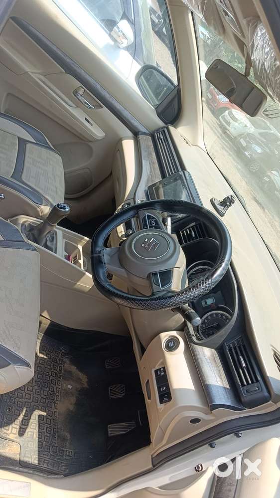 Maruti Suzuki Ertiga 2022-2023 Zxi, 2023, Cng & Hybrids