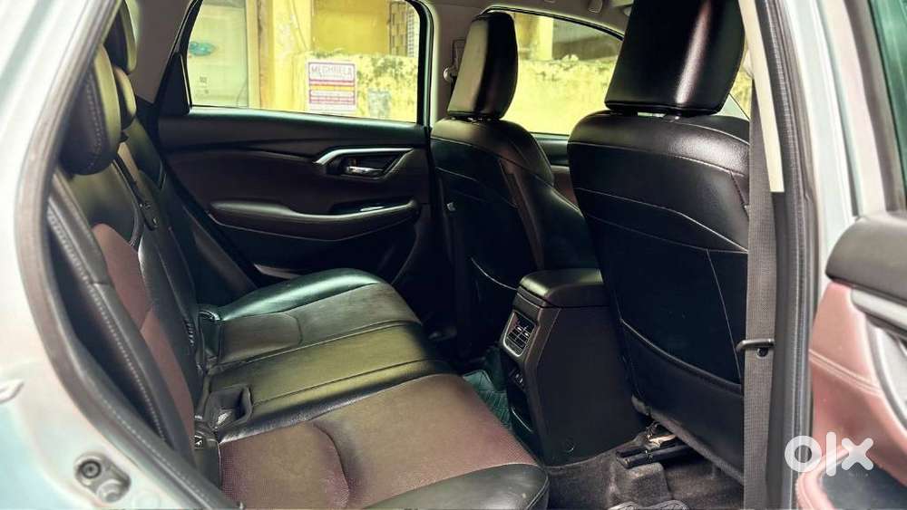 Maruti Suzuki Grand Vitara 1.5 Alpha Smart Hybrid Dual Tone, 2022, P..