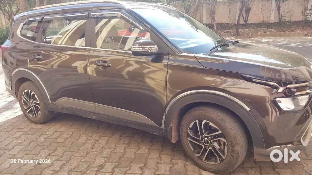 Kia Carens 2022 Petrol 180000 Km Driven