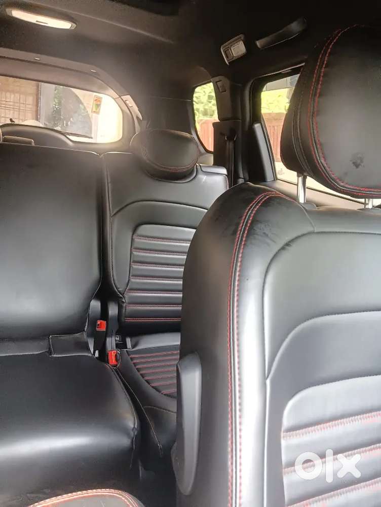 Tata Safari Dark 2024