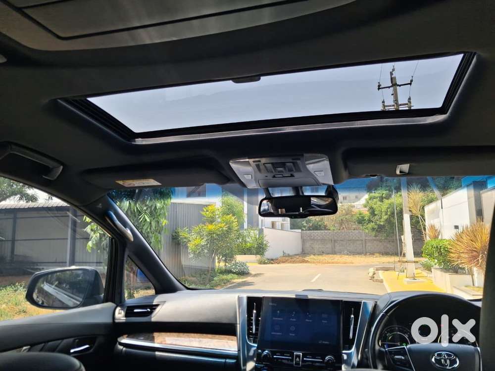 Toyota Vellfire 2.5 Executive Lounge, 2021, Petrol