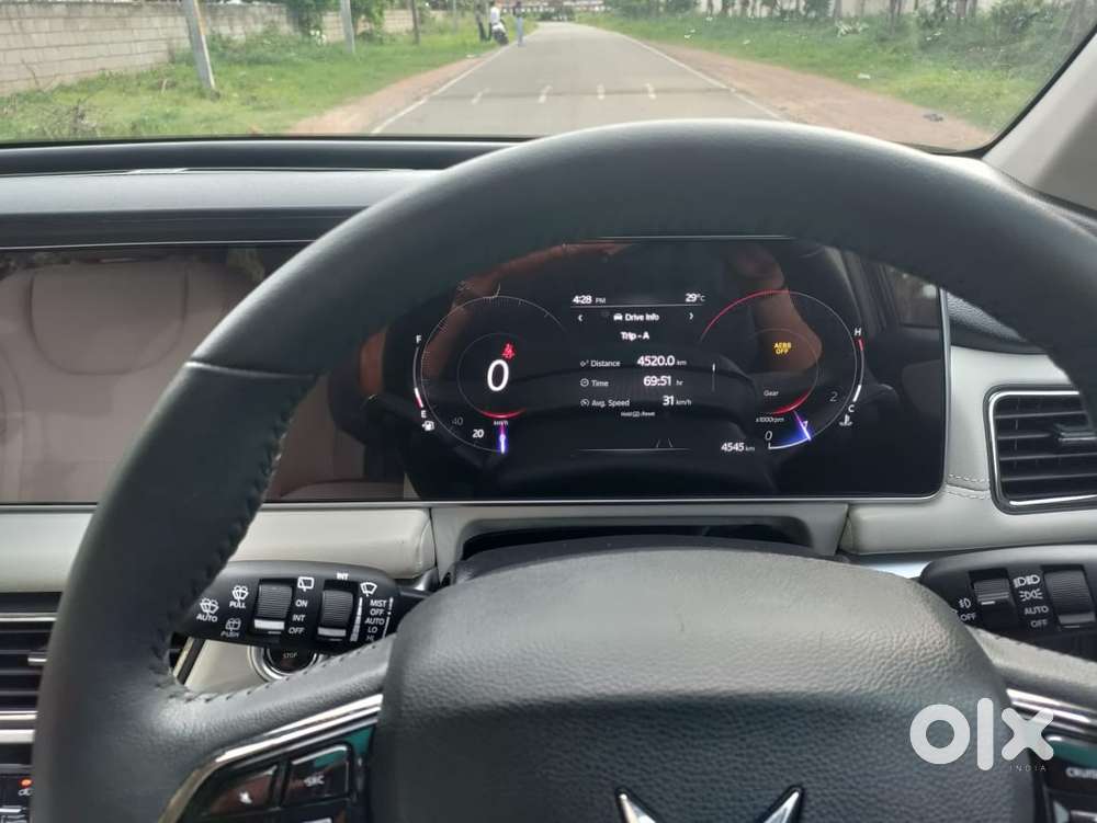 Mahindra Xuv700 2.2 Ax 7 Diesel Mt Str, 2025, Diesel