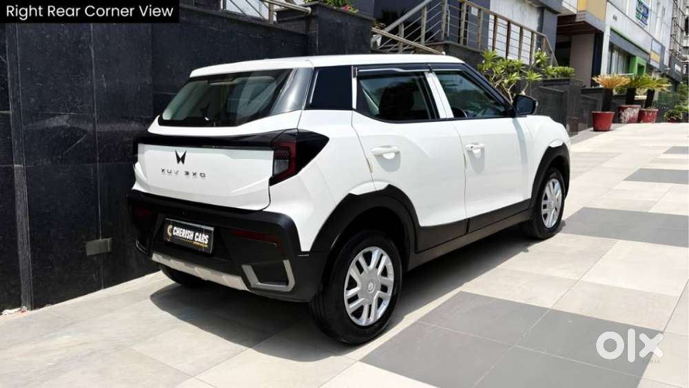 Mahindra Xuv 3xo Mx1 Pm Mt, 2024, Petrol