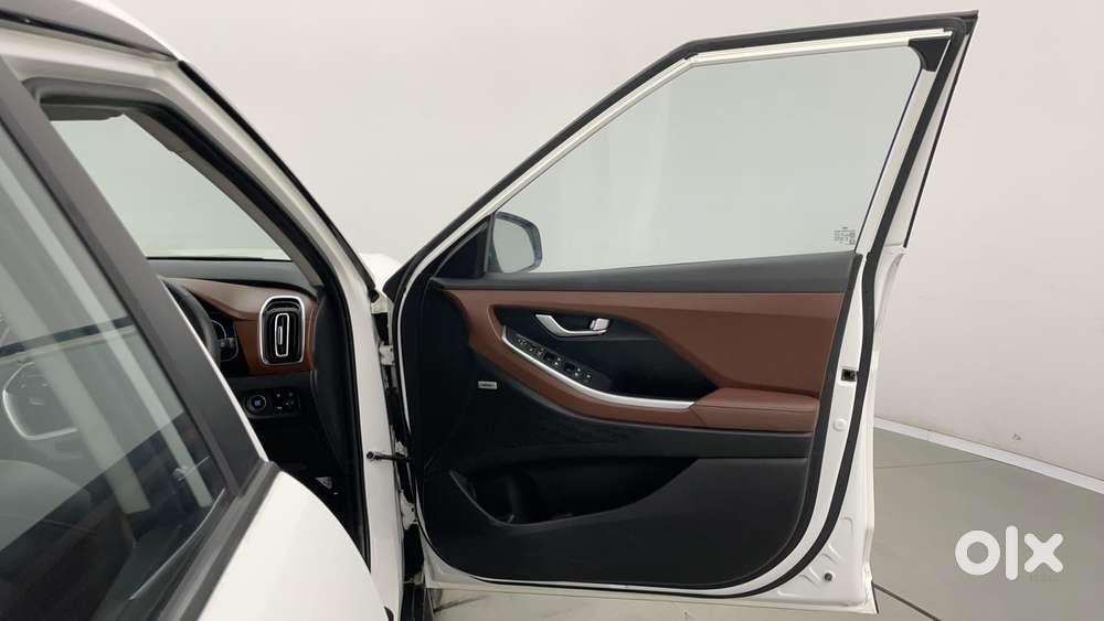 Hyundai Alcazar 2.0 Signature (o) Petrol At 7 Str, 2022, Petrol