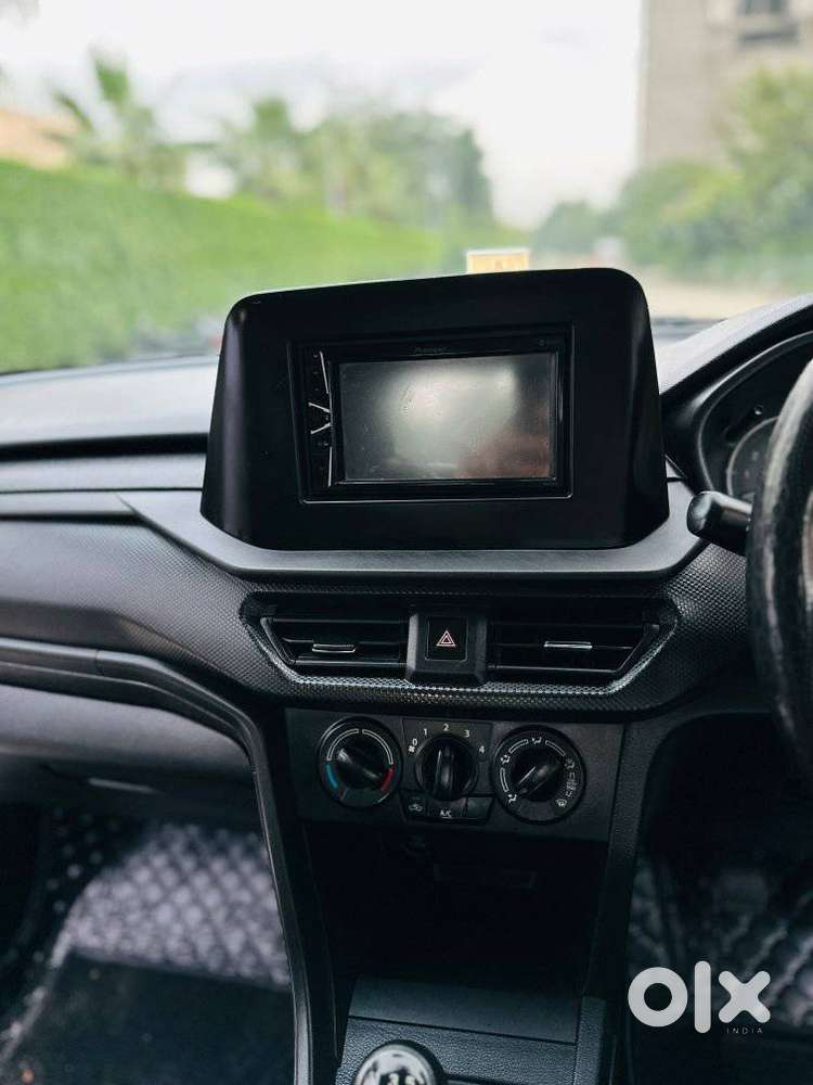 Maruti Suzuki Brezza 1.5 Lxi Smart Hybrid, 2023, Petrol