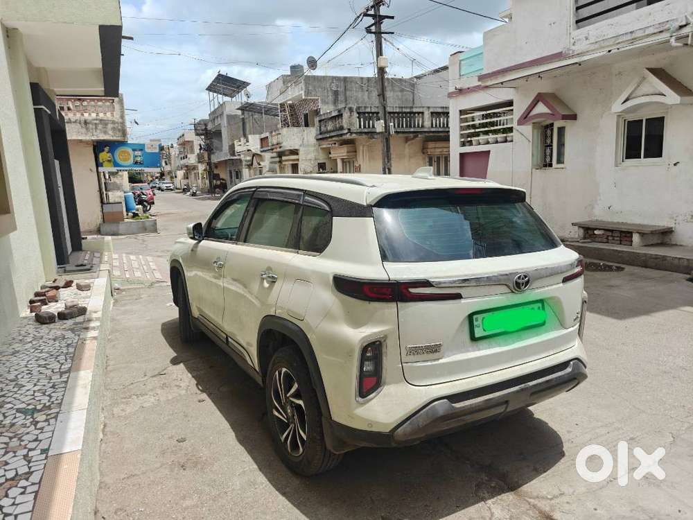 Toyota Huryder Strong Hybrid 2025