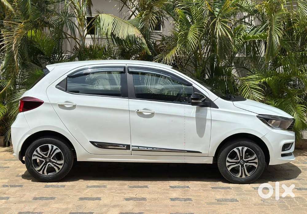 Tata Tiago 1.2 Revotron Xt (o), 2024, Petrol