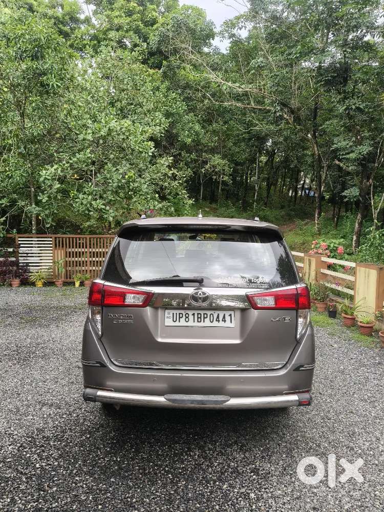 Toyota Innova Crysta G 8 Diesel 2017