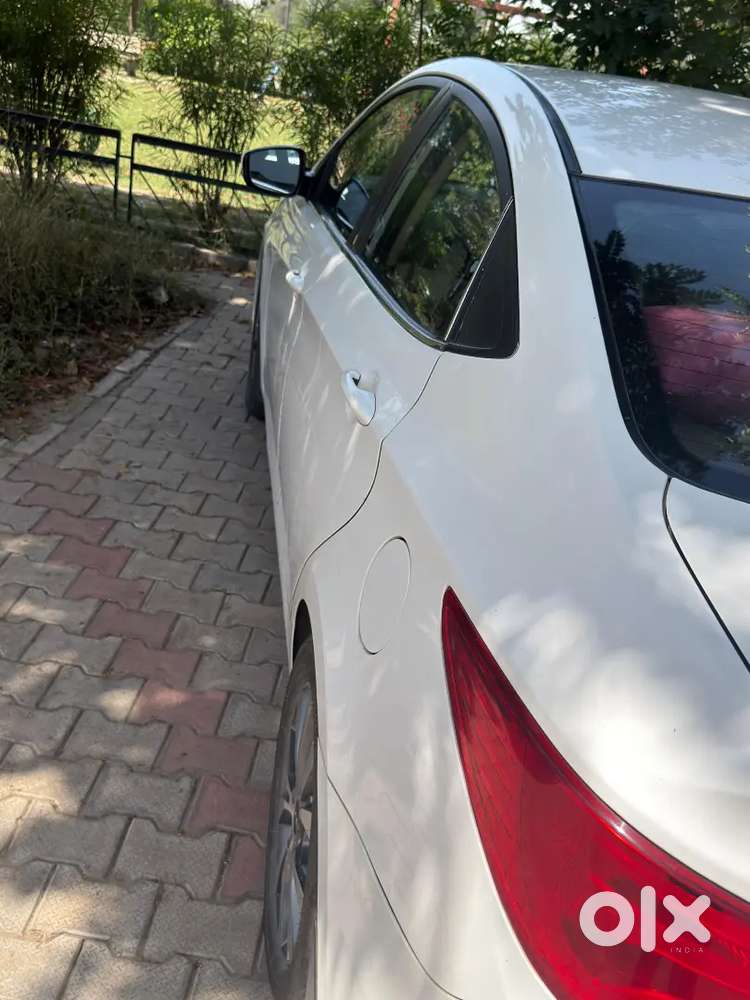 Hyundai Verna 2017 Diesel Well Maintained White Color