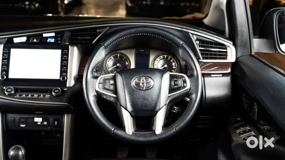 Toyota Innova Crysta 2.4 V 7 Str, 2025, Diesel