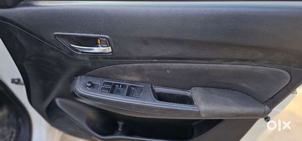 Maruti Suzuki Swift Vxi 1.2 Abs Bs-iv, 2018, Petrol