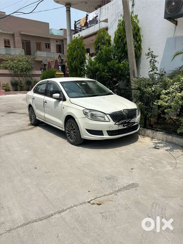 Skoda Rapid Tsi 2013 Diesel Well Maintained
