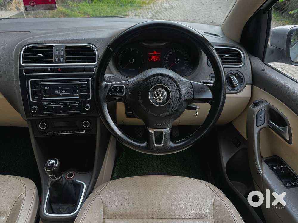 Volkswagen Vento 1.2 Highline Plus At 16 Alloy, 2015, Petrol