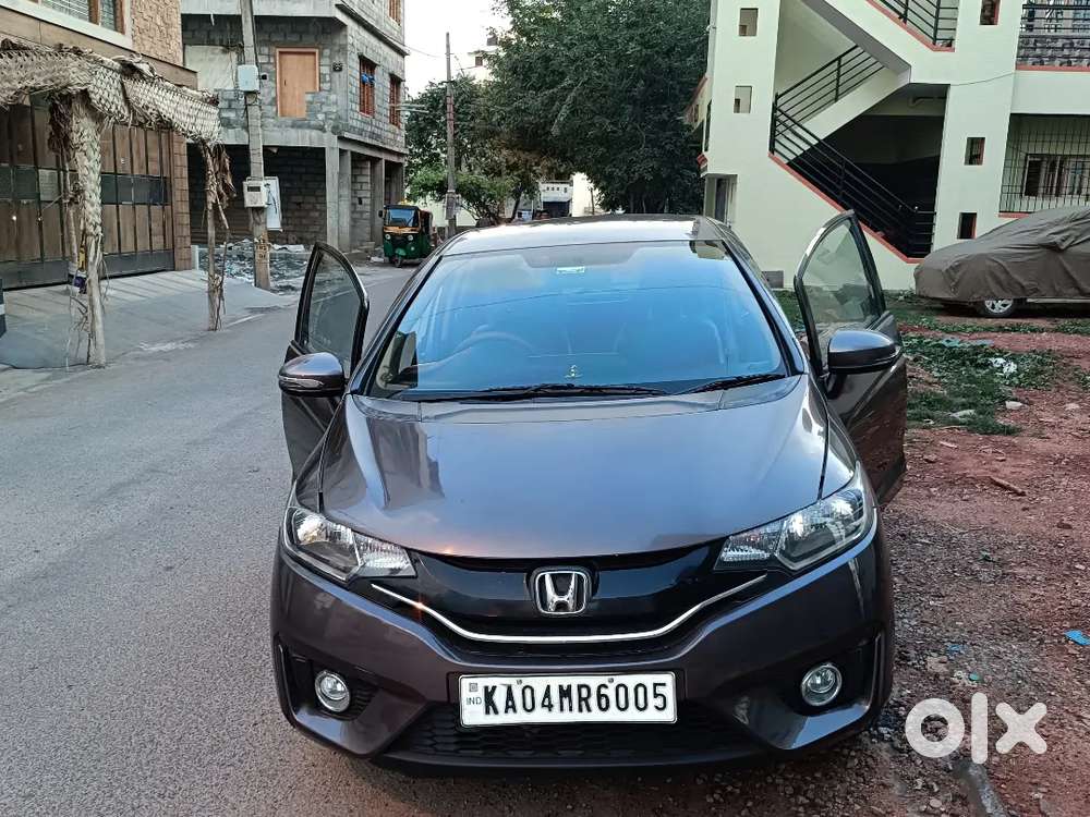 Honda Jazz 1.2 V Cvt I-vtec 2016 ,at ,36,882 Km  Spinny  Purchased