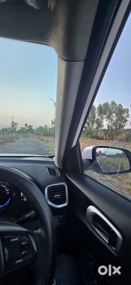 Venue Next To New Condition Lady Doctor Driven