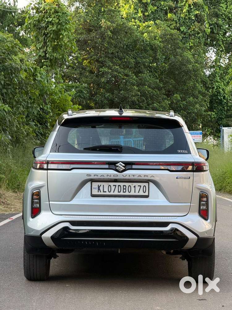 Maruti Suzuki Grand Vitara 1.5 Alpha Smart Hybrid Dual Tone, 2024, P..