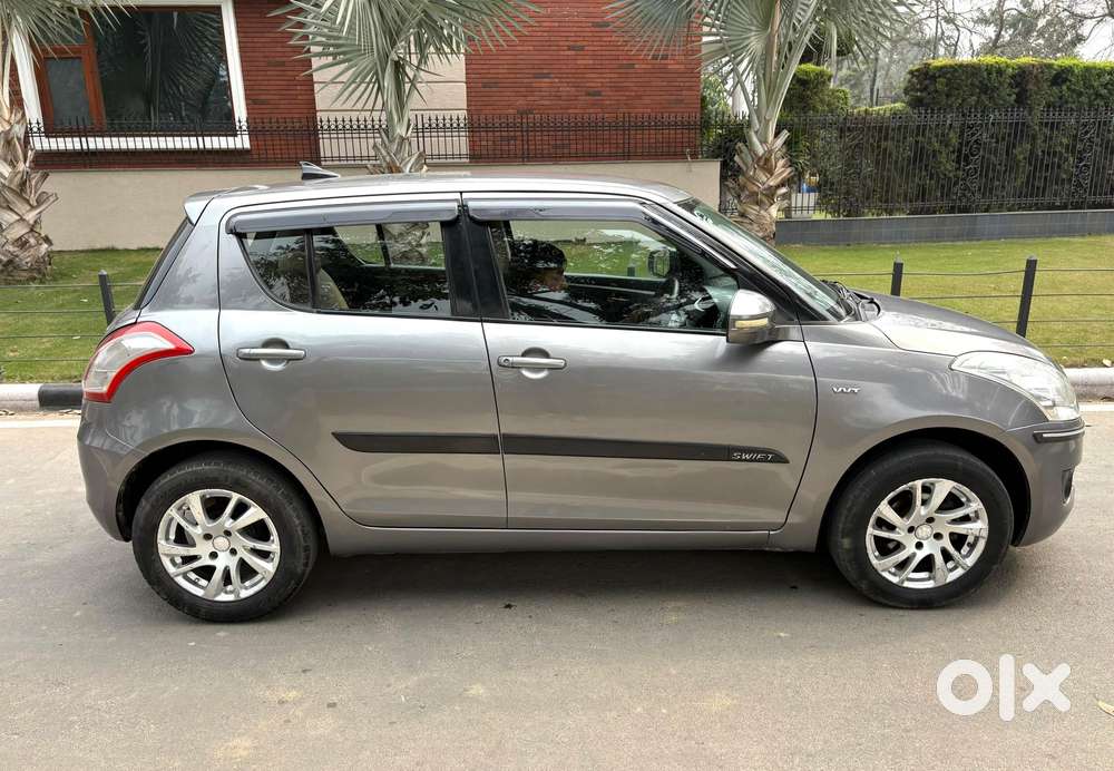 Maruti Suzuki Swift Vvt Zxi, 2013, Petrol