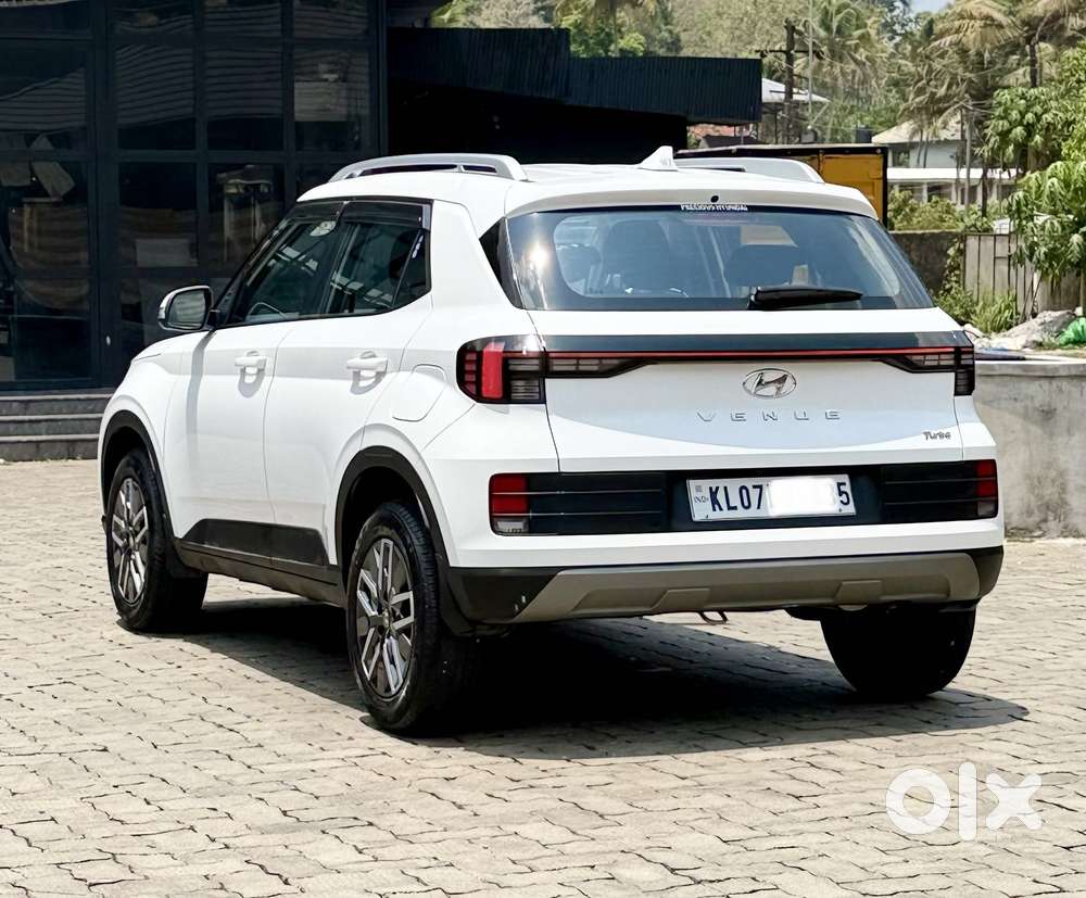 Hyundai Venue 1.0 S (o) Turbo Dct, 2024, Petrol