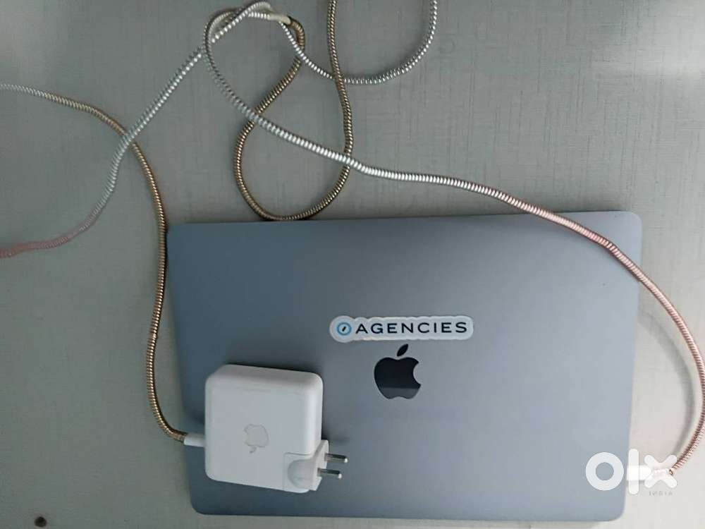 MacBook Pro M1 Pro &ndash; 16GB RAM / 256GB SSD