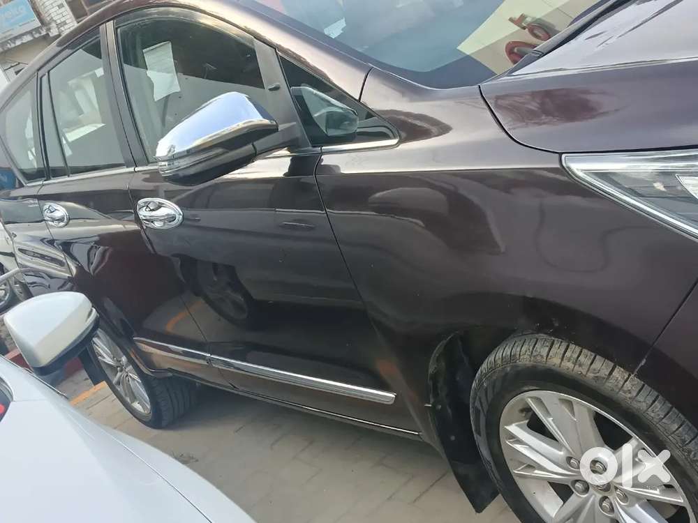 Innova Crysta 2.8z Fully Top Auto All Original Condition