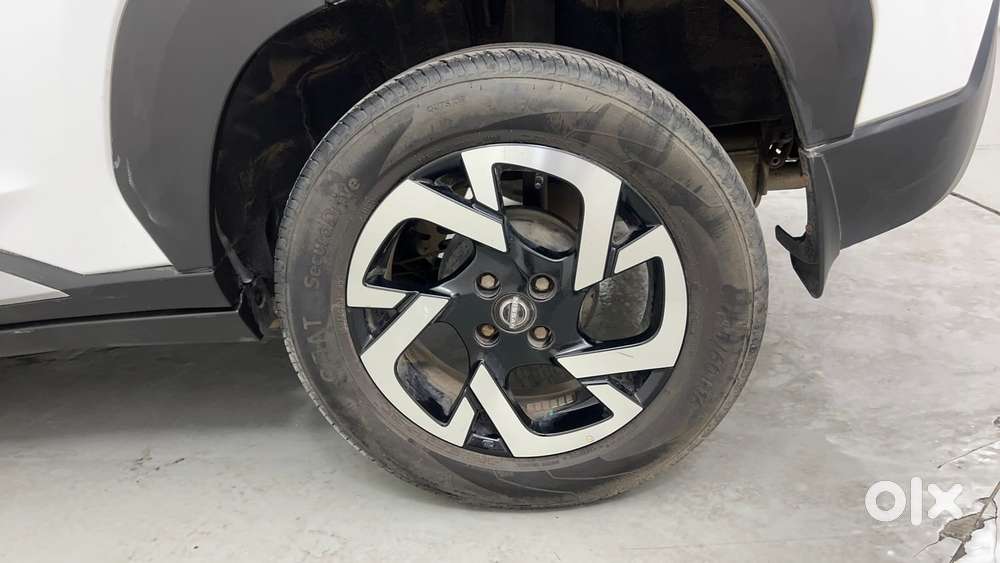 Nissan Magnite 1.0 Xv Premium Turbo Cvt, 2022, Petrol