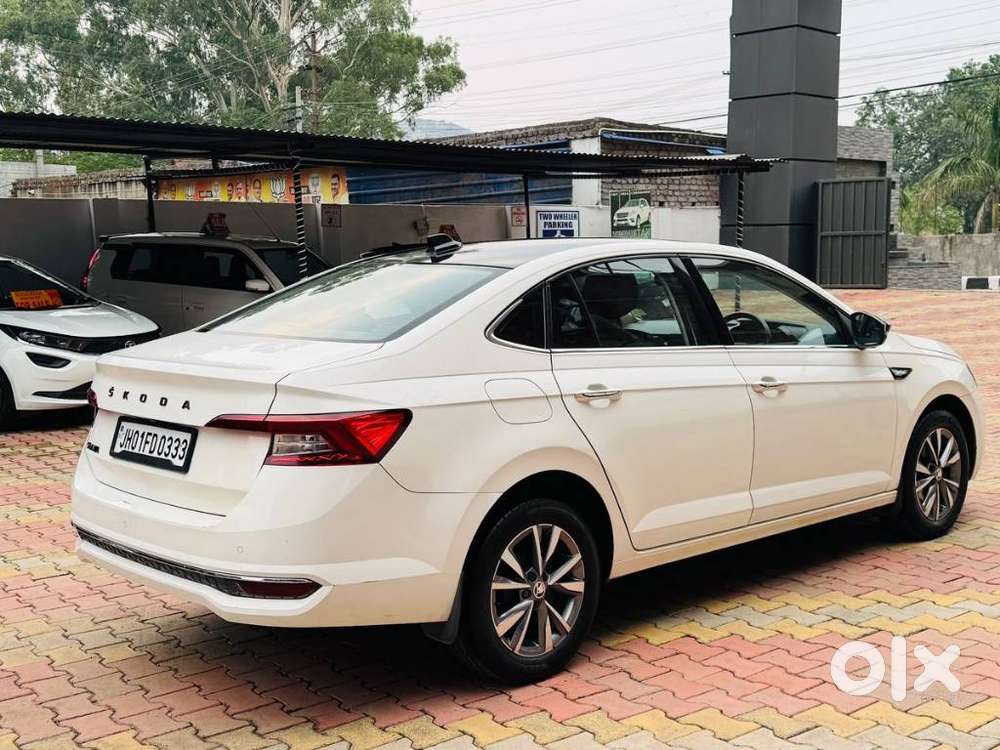 Skoda Slavia 1.0 Tsi Style At, 2023, Petrol