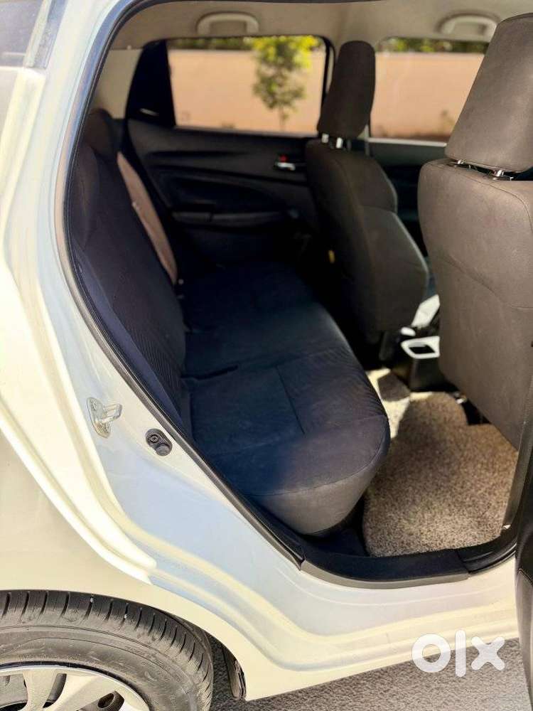 Maruti Suzuki Swift 1.2 Vxi (o), 2023, Petrol