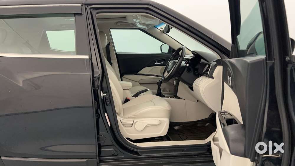 Mahindra Xuv300 W8 Option Diesel, 2023, Diesel