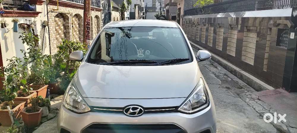 Xcent Sx 2016 Model, Rear Camera, Defogger. Well Maintained