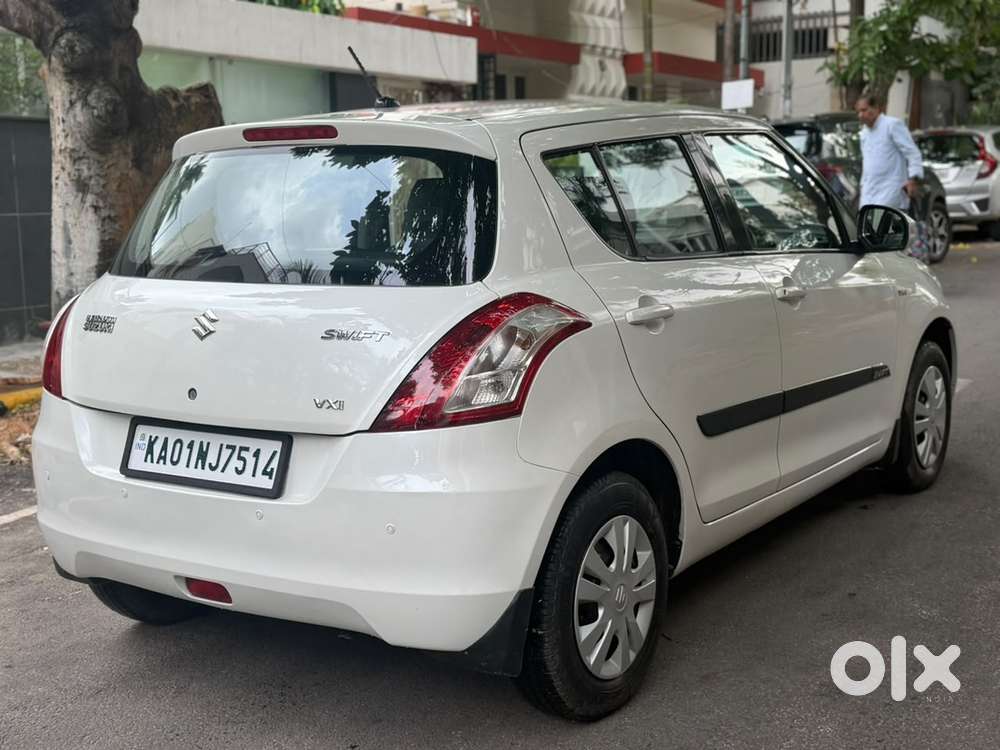 Maruti Suzuki Swift Vxi 1.2 Abs Bs-iv, 2012, Petrol
