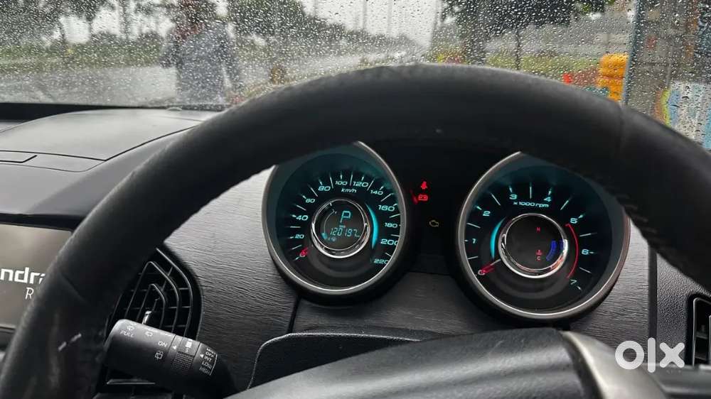 Mahindra Xuv500 2016 Diesel 140000 Km Driven
